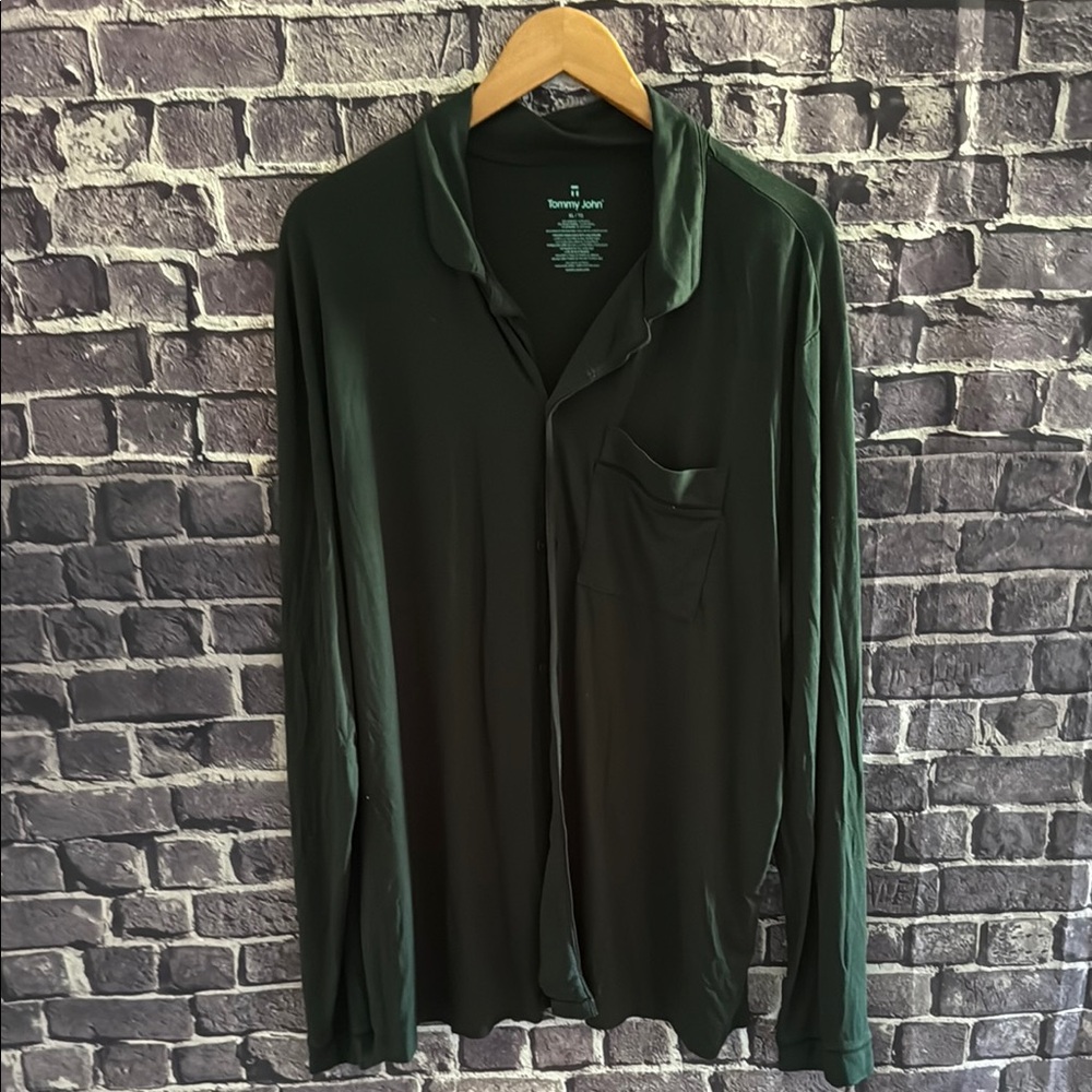 Mens XL green & black long sleeve button up